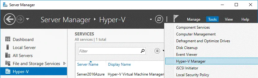 Hyper-V Manager is displayed in the Server Manager window